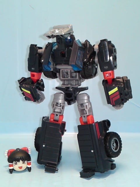 TFジェネレーションズ デラックスクラス トレイルブレイカーを