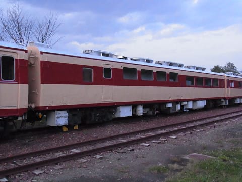 キロ80 25 車輛型式プレート