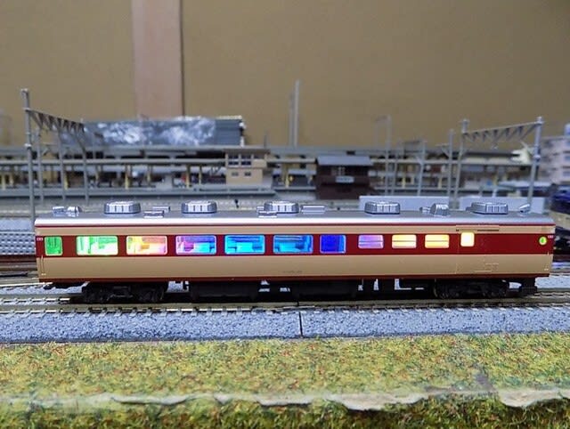 パリピ列車 ポポンデッタLED室内灯レインボー / Nゲージ 鉄道