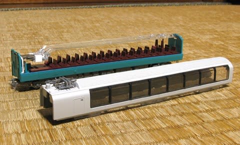 LEDの新仕様～KATO・251系「スーパービュー踊り子」新塗装を買う