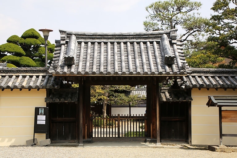 高価値 中宮寺尼門跡。謎の微笑は、はたして誰か？ - 土曜日は古寺を歩 人文