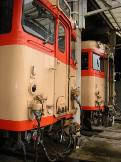 JR西日本のキハ58(実車)とTOMIXのキハ58の加工(模型) - 趣味人T