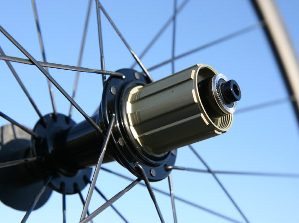 980g表示の中華カーボンホイールの重量測定！ ～ KUOTA