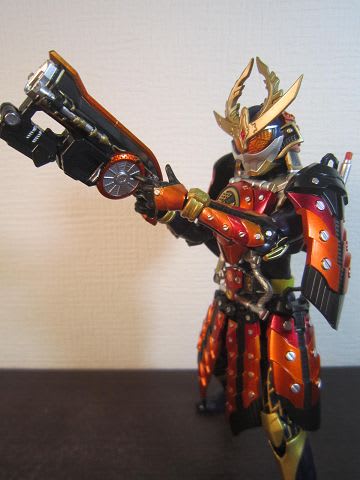 フィギュアーツ 仮面ライダー鎧武 セット&斬月カチドキ Takatora transforms with the power of Kouta! Premium Bandai