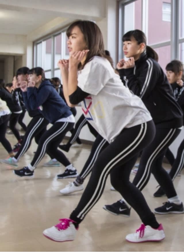 デビュー前の伊原六花表紙・登美丘高校3年「ダンスク！」2017年