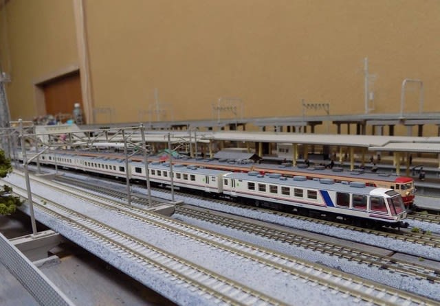 MICRO ACEのA2680 12系お座敷客車「やすらぎ」6両セットを MICRO ACEのA2680 12系お座敷客車「やすらぎ」6両セットを