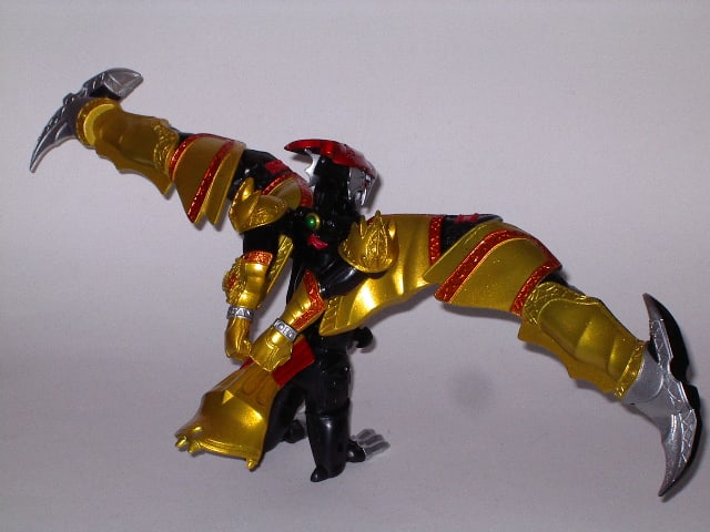 超絶変形 仮面ライダーキバ 飛翔態 - 元傭兵の気分的なレビュ倉庫