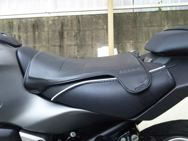 K&H MT-07ハイシートへ交換の巻 - MT07のまさやん K&H MT-07ハイシートへ交換の巻 - MT07のまさやん