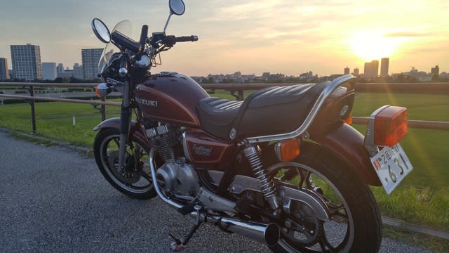 GSX250Tシートカウルボックス加工サイドカバー再加工 GSX250Tシートカウルボックス加工サイドカバー再加工