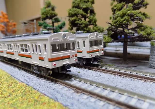 ROUNDHOUSEの10-905 103系JR東海タイプを見る ROUNDHOUSEの10-905 103系JR東海タイプを見る