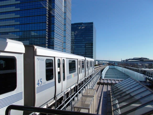 東京臨海新交通7000系電車 - 観光列車から! 日々利用の乗り物まで 東京臨海新交通7000系電車 - 観光列車から! 日々利用の乗り物まで