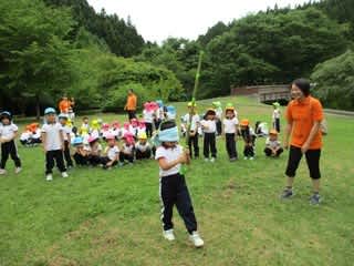 子ども　裸　キャンプ 