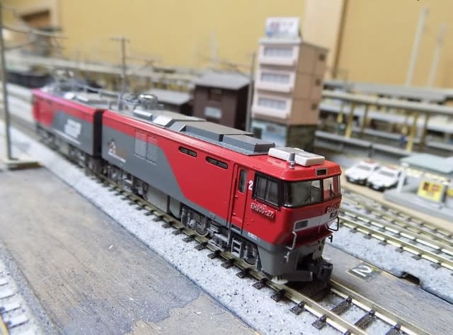KATOの3037 EH500（2次形）と3037-1 EH500 3次形
