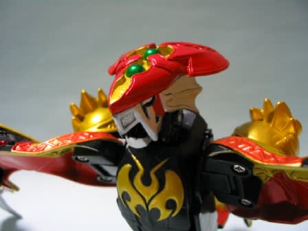 超絶変形！ 仮面ライダーキバ飛翔態 - 城西ドンガルドン
