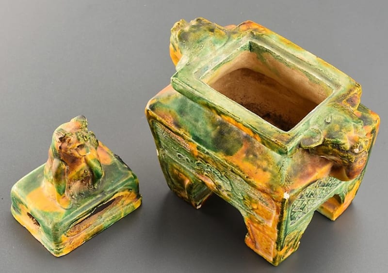 氏素性の解らぬ作品 三彩獅子香炉 - 夜噺骨董談義
