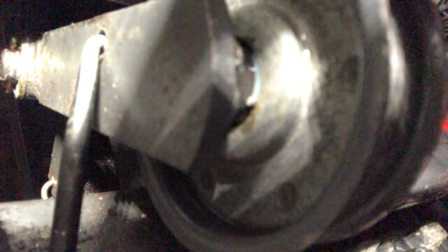 隣の家の除雪機 走行不能により緊急入庫しました - 内和農園 隣の家の除雪機 走行不能により緊急入庫しました - 内和農園