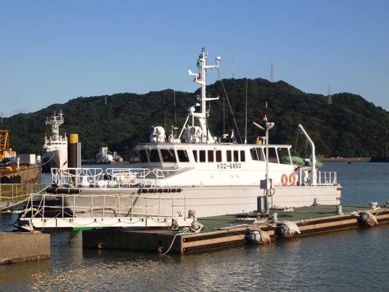 高知県高速漁業取締船 「くろしお」と「小鷹」 - 観光列車から