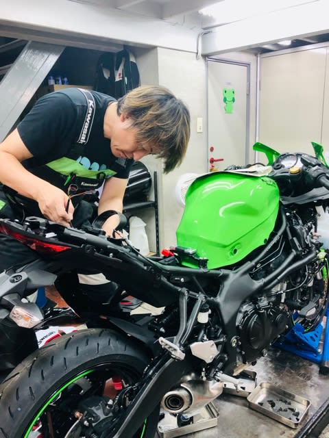 2021/10/8◇入荷してきました！2022「ZX-25R KRTエディション