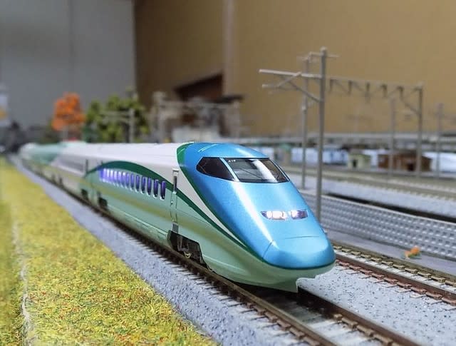 RAUNDHOUSEの10-937 E3系700番台 山形新幹線 「とれいゆ RAUNDHOUSEの10-937 E3系700番台 山形新幹線 「とれいゆ
