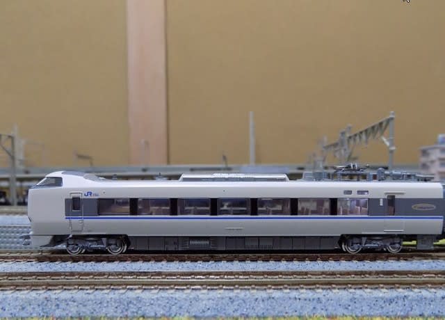 KATOの10-482/483 683系「サンダーバード」6両基本/3両