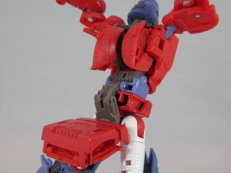 TFレガシー デラックスクラス ア・ヒーロー・イズ・ボーン