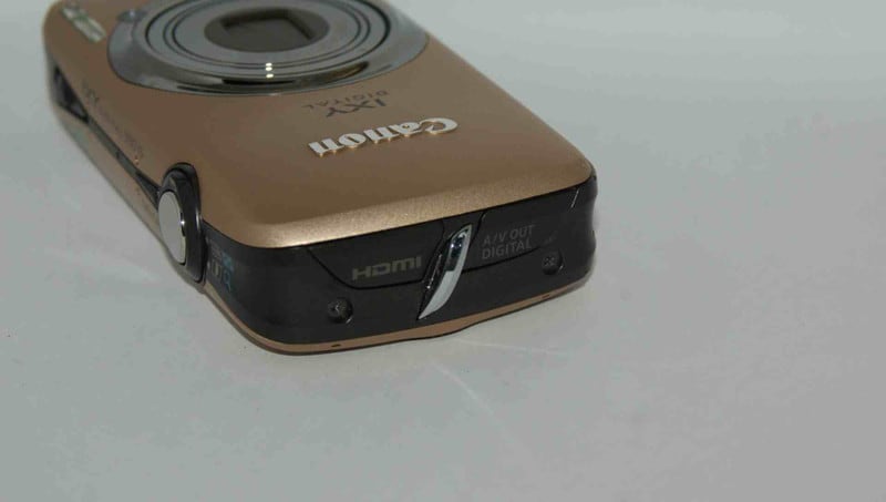 Canon IXY DIGITAL 930IS PC1437 横長IXYデジタル - 乾電池の Canon IXY DIGITAL 930IS PC1437 横長IXYデジタル - 乾電池の