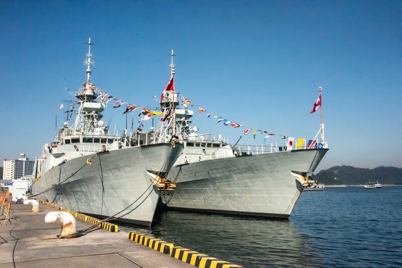 HMCS「バンクーバー」と「ウィニペグ」〜国際観艦式に伴う外国