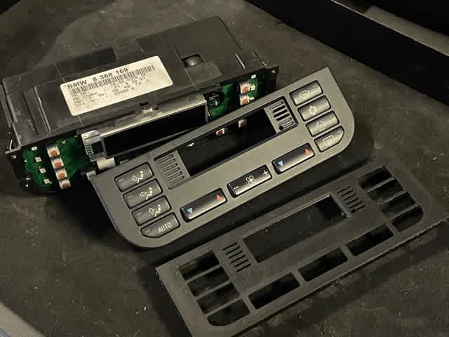 断捨離　E36エアコンコントロールユニット2個　動作未確認 断捨離 E36エアコンコントロールユニット2個 動作未確認 断捨離
