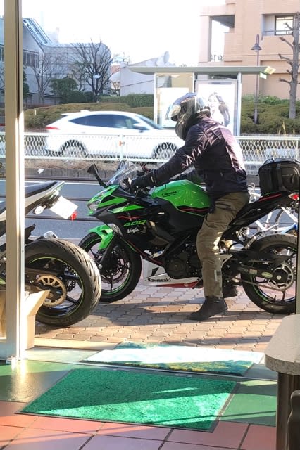 2022/1/8◇Ninja ZX-25R SE!納車整備開始ですっ(^ω 2022/1/8◇Ninja ZX-25R SE!納車整備開始ですっ(^ω