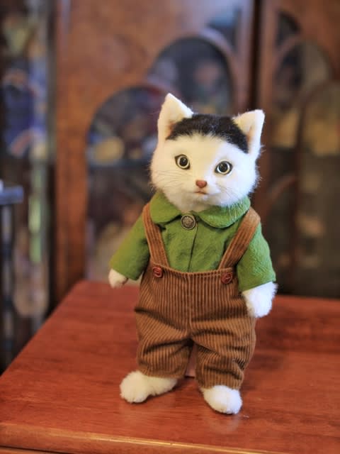 お人形猫シリーズ 白猫ちゃん ② - KEITA BEAR お人形猫シリーズ 白猫ちゃん ② - KEITA BEAR