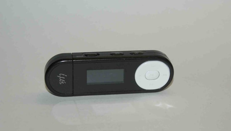 Hitachi Living Systems i.μ's 4GB HMP-S104 - 乾電池の画像集 Hitachi Living Systems i.μ's 4GB HMP-S104 - 乾電池の画像集