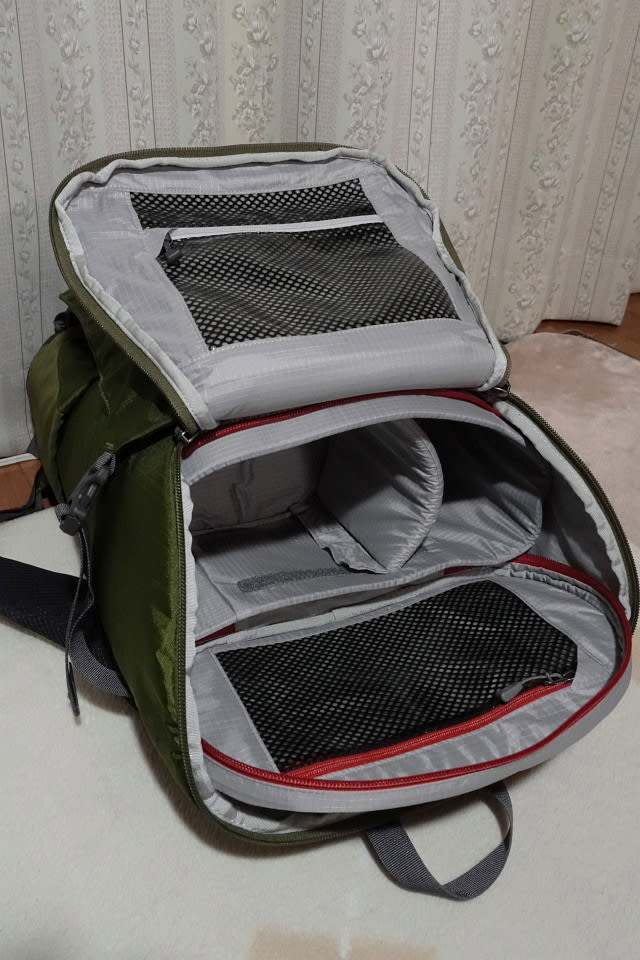 モンベル フォトウォーカーパック25 - 気ままな遊びの足跡 モンベル フォトウォーカーパック25 - 気ままな遊びの足跡