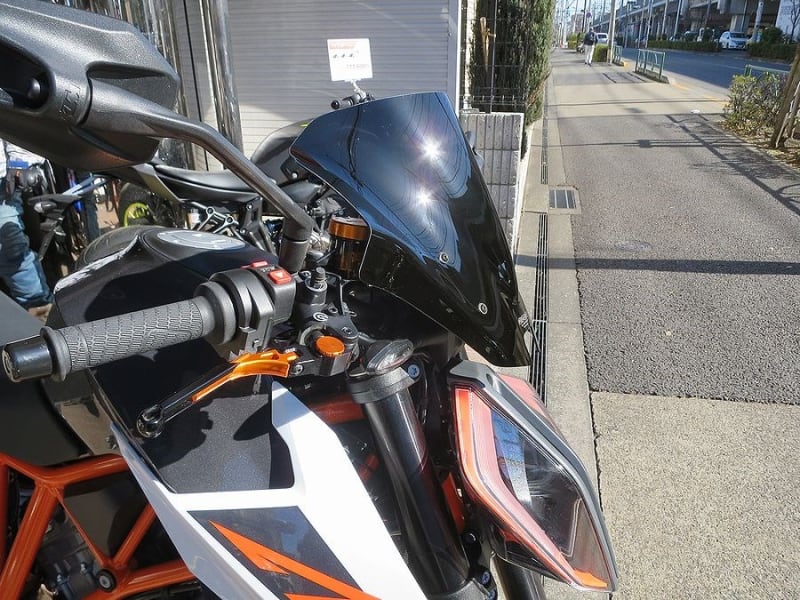 KTM 1290 SUPER DUKE R に MRAスクリーンを付けてみました KTM 1290 SUPER DUKE R に MRAスクリーンを付けてみました
