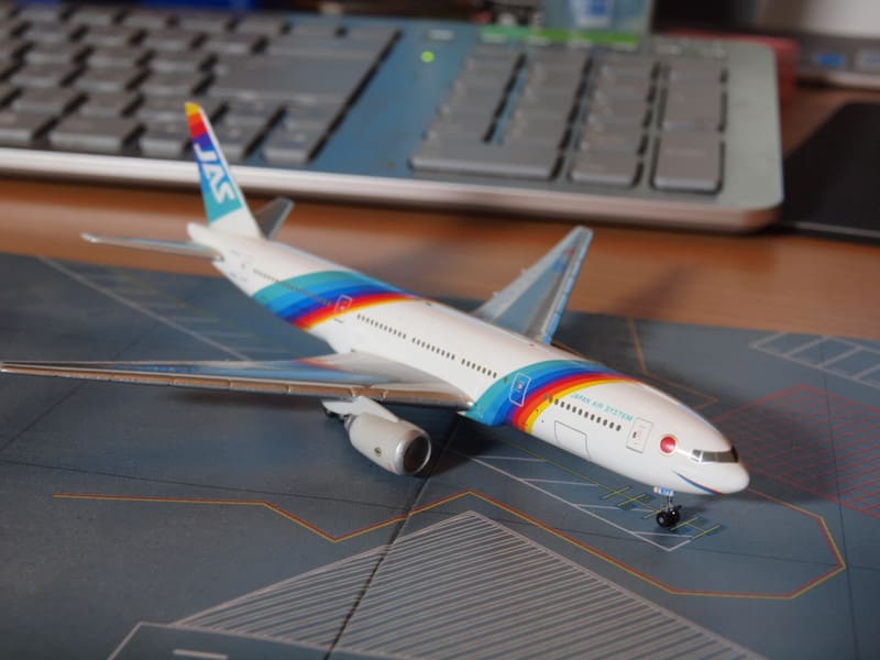 私の飛行機モデルコレクション JAS B777-200 レインボーセブン 私の飛行機モデルコレクション JAS B777-200 レインボーセブン