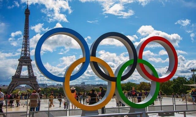 2024 パリオリンピック 開会式 閉会式 トーチ セット ピンバッジ