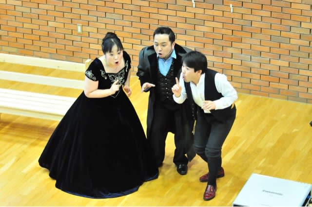 北村中学校での〈セヴィリアの理髪師〉 - 下司貴大ばりっしも