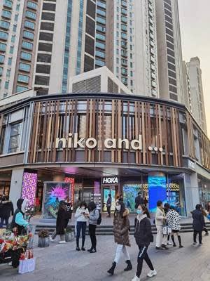niko and...上海南京西路店と「ジョジョの奇妙な冒険」期間限定