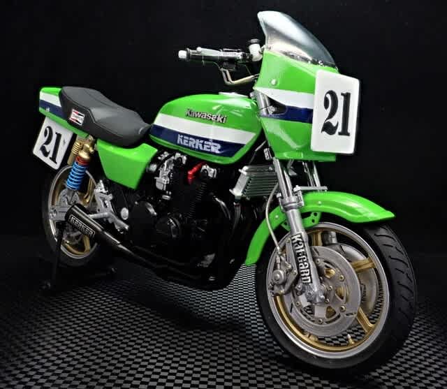 アオシマ 1/12 Z1000R スーパーバイクレプリカ ゼファー改
