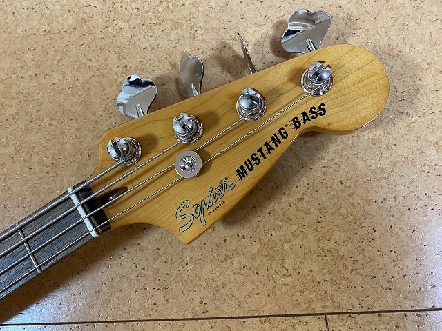 Squier by Fender Classic Vibe 60s Mustang Bass - おもちゃの Squier by Fender Classic Vibe 60s Mustang Bass - おもちゃの