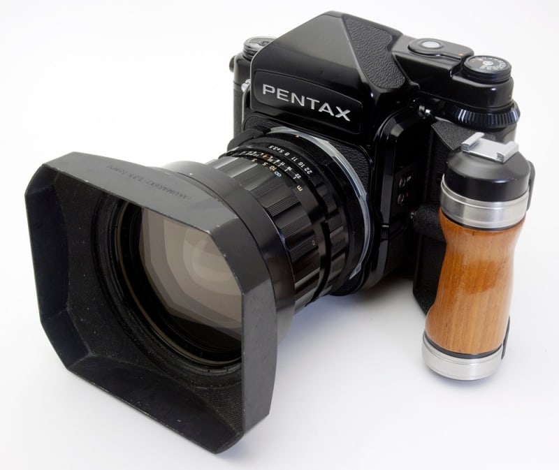 【公式】 PENTAX 67 一眼レフカメラ120/220フィルム用 木製ハンドグリップ フィルムカメラ