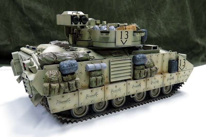 タミヤ1/35 M2A2 ODS #14 完成 - はじめの戦車模型づくり