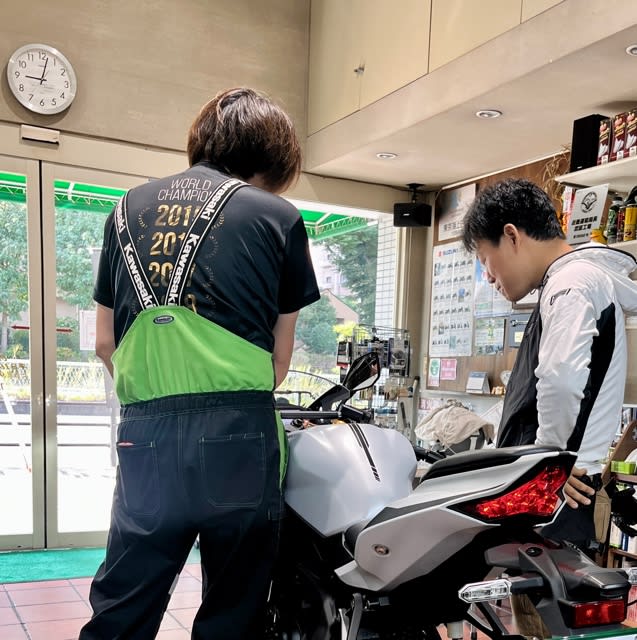 2024/9/7◇2025モデル1番乗り!「ZX-4R SE」納車です♬ - バイク 2024/9/7◇2025モデル1番乗り!「ZX-4R SE」納車です♬ - バイク