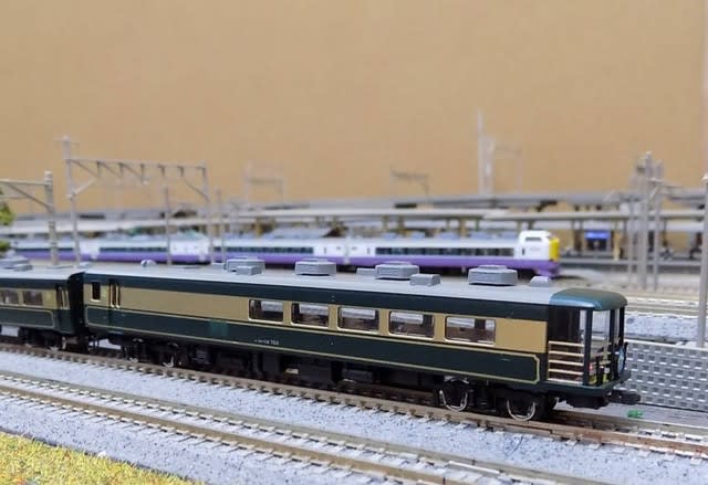 ▽TOMIX-92037&38▽超旧製品/14系700番台「サロンカーなにわ
