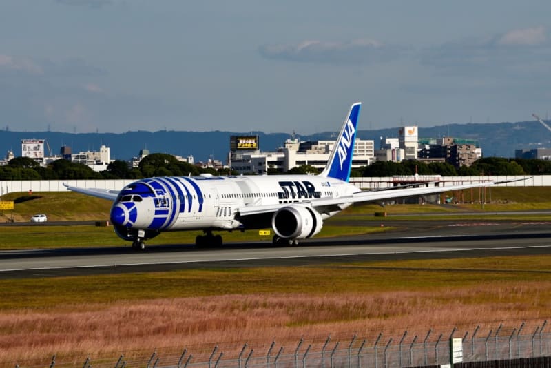 ANA. スターウォーズ 塗装機 4機 就航だけど・・・・ - 福ちゃん ANA. スターウォーズ 塗装機 4機 就航だけど・・・・ - 福ちゃん