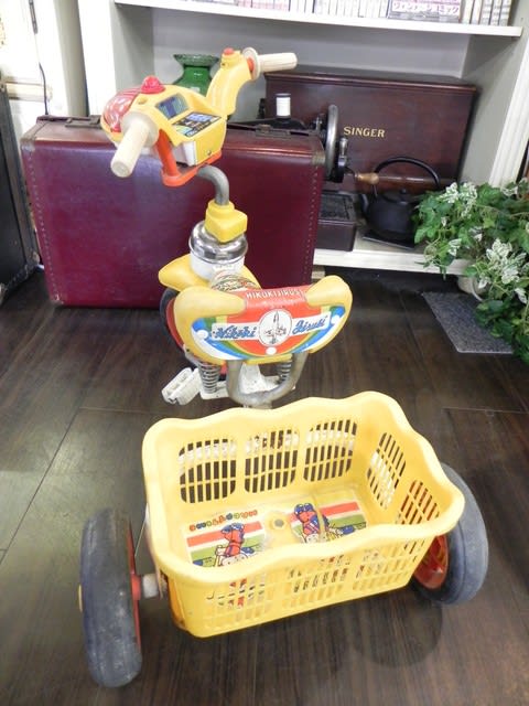 HIKOKIJIRUSIの昭和レトロな三輪車 - リサイクル&アンティーク HIKOKIJIRUSIの昭和レトロな三輪車 - リサイクル&アンティーク