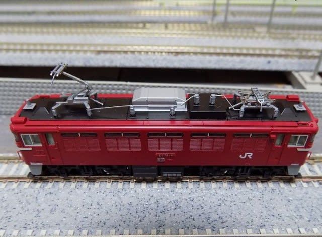 TOMIXの2176 ED79形0番台交流電気機関車を見る
