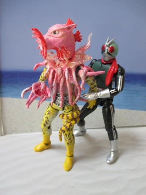 フィギュア イソギンジャガー(リニューアルカラー&イソギンジャガー(ミニソフビ)) 東映レトロソフビコレクション 仮面ライダー｜仮面ライダー