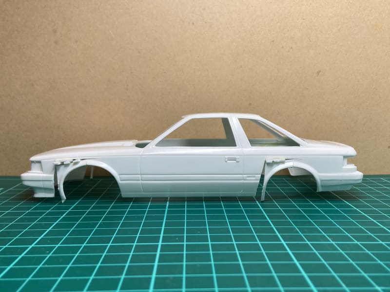 アオシマ 1/24 トヨタソアラ2800GT その１ - Dig it ちゃぶ台カーモデル製作記