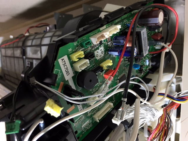2年半経過のCS-EX363C電源入らず室内制御基板交換修理 - 江戸川