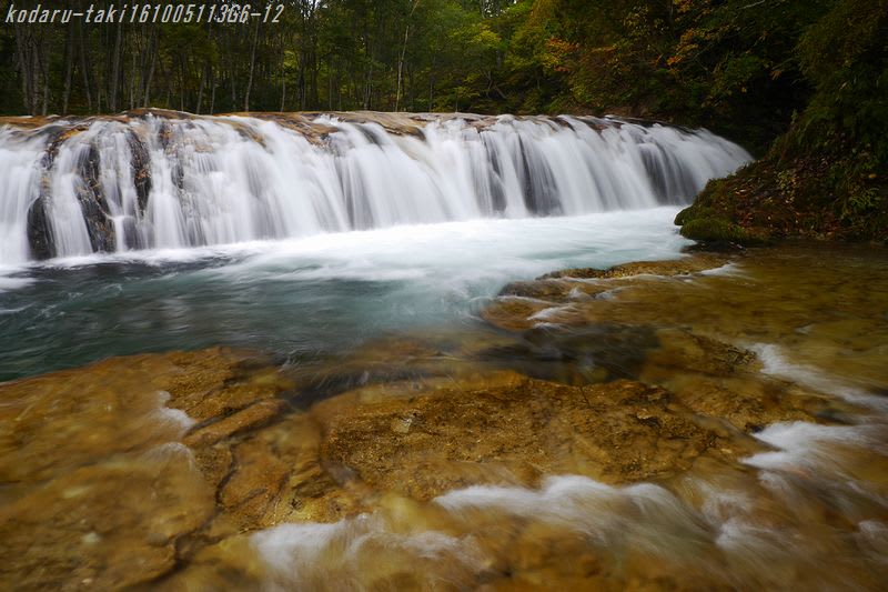 奥志賀 雑魚川の ハーモニカの滝 - 長野県の滝